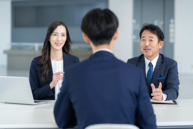 面接で失敗するビジネスパーソンのイメージ